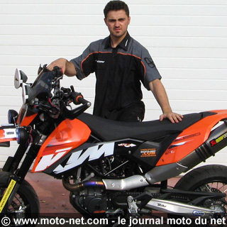 Le Team Moto-Net.Com pour vous faire vivre le Dark Dog Tour de l'intérieur !