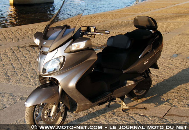 Essai comparatif maxiscooters Honda Silverwing 600 et Suzuki Burgman 650