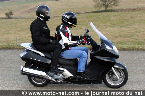 Essai comparatif maxiscooters Honda Silverwing 600 et Suzuki Burgman 650
