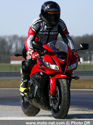 Essai Honda C-ABS : les Honda CBR font les freins à la concurrence !