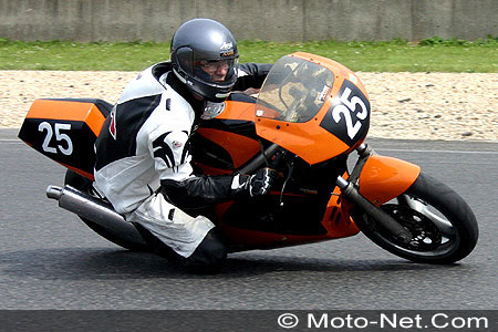 Le Team Moto-Net à Carole pour la deuxième manche du Challenge des Monos