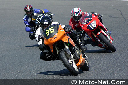 Le Team Moto-Net à Carole pour la deuxième manche du Challenge des Monos