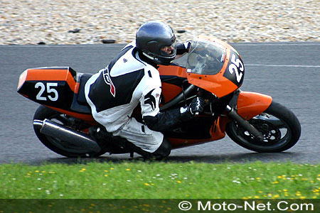 Le Team Moto-Net à Carole pour la deuxième manche du Challenge des Monos