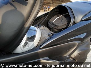Duel Suzuki Burgman 400 Z / Yamaha Majesty 400 : du rififi chez les commuters !