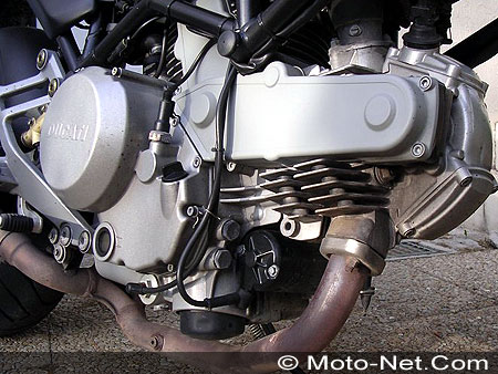 Essai Moto-Net : Ducati Mostro 620ie Dark APTC