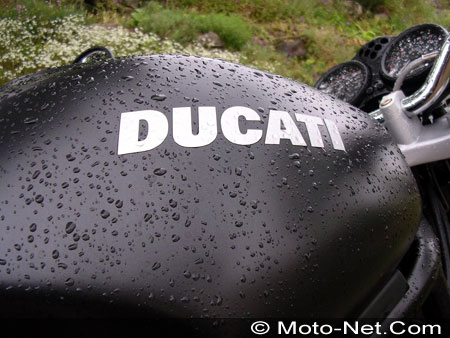 Essai Moto-Net : Ducati Mostro 620ie Dark APTC