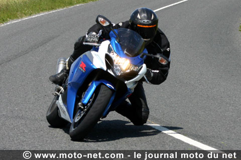 Suzuki et Dunlop célèbrent la saga GSX-R à Carole
