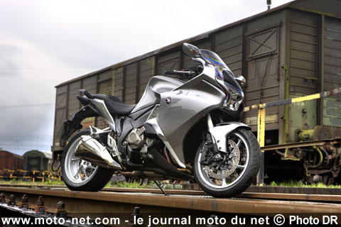 VFR 1200 DCT : l'accès automatique au mythe ?