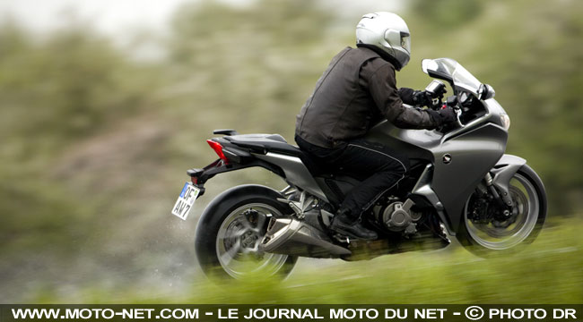 VFR 1200 DCT : l'accès automatique au mythe ?