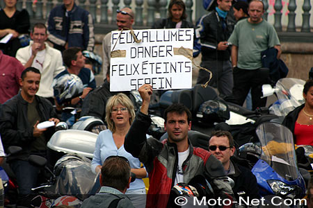 Manifestation FFMC du 19 septembre 2004 contre l'allumage des feux le jour