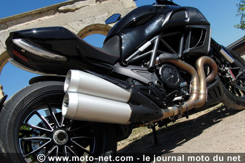 Comparo Diavel vs B-King vs Vmax : Des watts et de la frime !