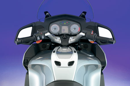 Nouvelle BMW R1200RT modèle 2005 présentée au Salon de Bologne 2004