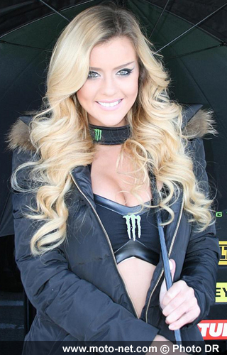 Moto GP : l'umbrella girl la plus sexy du GP de Grande-Bretagne