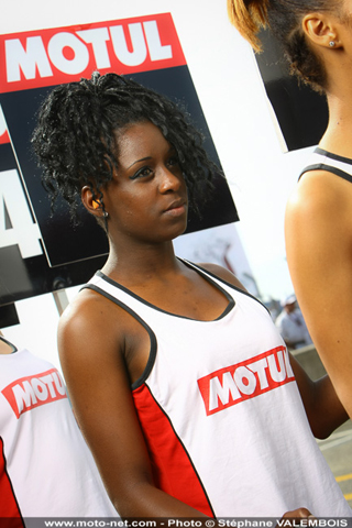 Galerie photo : les filles les plus sexy des 24H Moto 2013