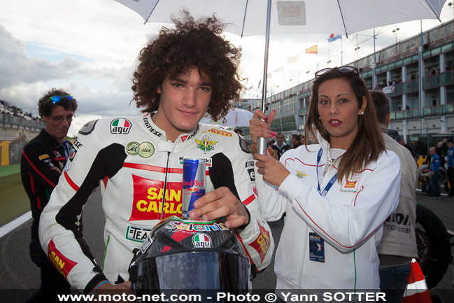 Galerie photos WSBK Magny-Cours 2013 : umbrella girls