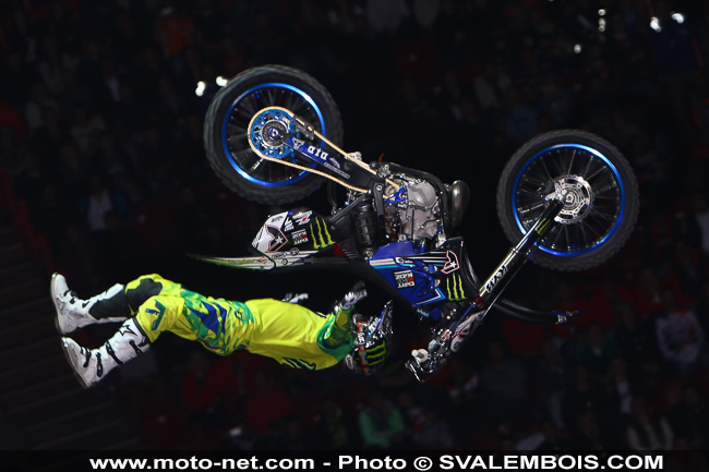 Galerie : les plus belles photos du Supercross de Bercy 2013