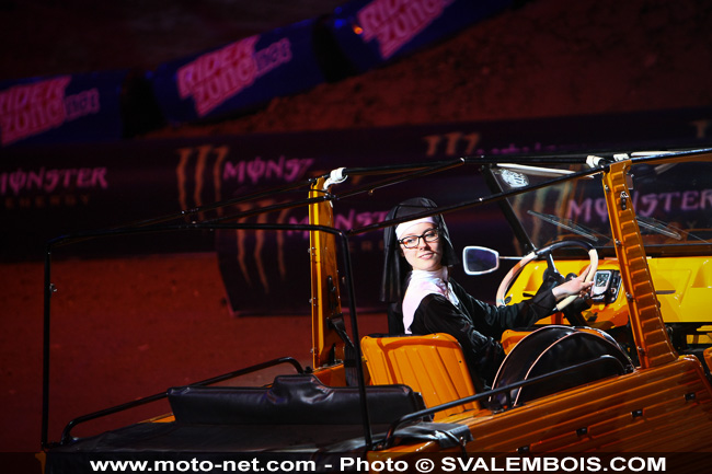 Galerie : les plus belles photos du Supercross de Bercy 2013