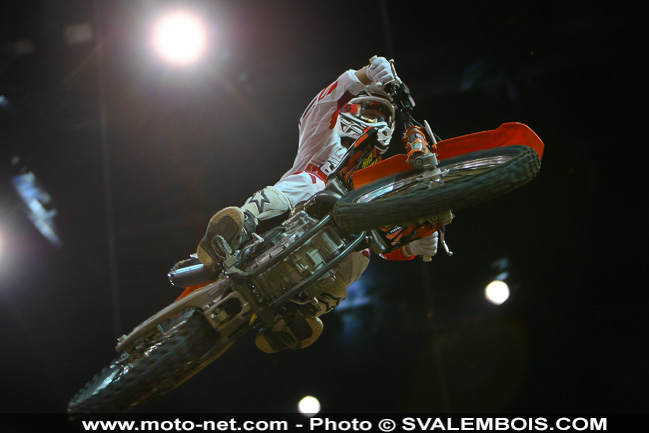 Galerie : les plus belles photos du Supercross de Bercy 2013