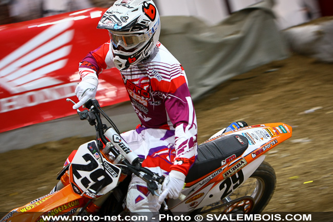 Galerie : les plus belles photos du Supercross de Bercy 2013