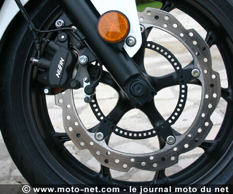 Essai Honda CTX700 : pas si simple ! 