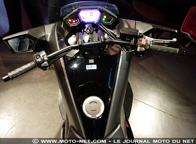 Honda importe 100 NM4 Vultus en France