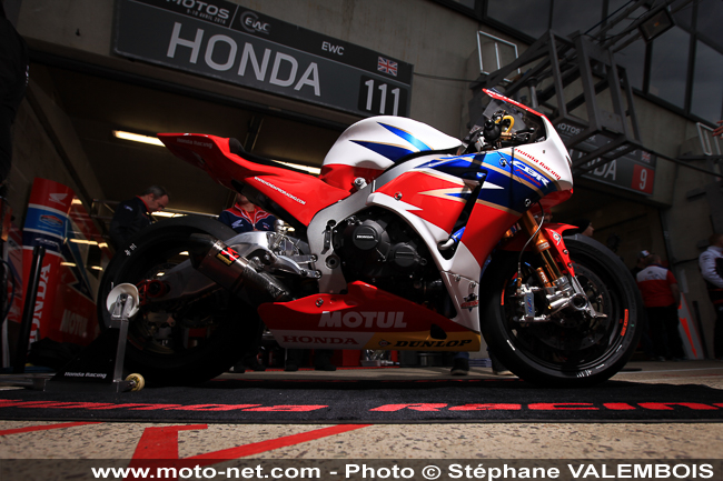 Galerie photo 24 Heures Motos 2016 - 03 : visite des stands