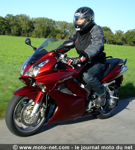 ESSAI HONDA VFR 800 ABS : c'est reparti pour 20 ans ?