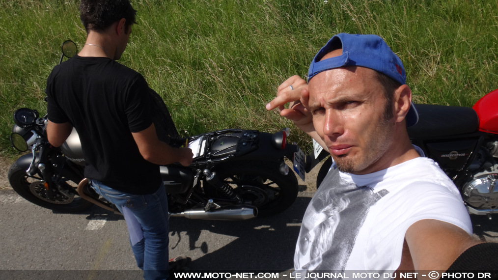 Conduire sa moto en tongs, short et tee-shirt, c'est trop chaud…

Une seconde vague de chaleur 2025 gagne la France : 42,1°C à Angoulème et à Bergerac, 41,6°C à Bordeaux, 41,5°C à St-Emilion ce 11 août ! Les températures dépassent des records et, il faut bien le reconnaître, indisposent copieusement les motards et scootéristes. Ceux ci ont donc tendance à se dévêtir, malgré les risques. Petits rappels.
