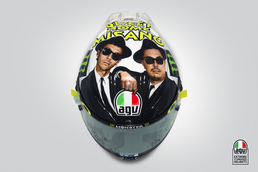 Les Blues Brothers sur le casque de Rossi à Misano