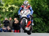 Tourist Trophy 2013 : McGuinness roulera aussi en CBR500R !