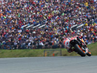Moto GP Allemagne Warm-up : Marquez, Lorenzo et Bradl dans un mouchoir