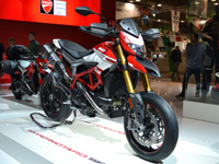 Nouveautés 2016 : la gamme Ducati Hypermotard 939 passe à Euro4