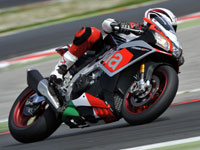 Essai RSV4 2015 : la bête de course d'Aprilia
