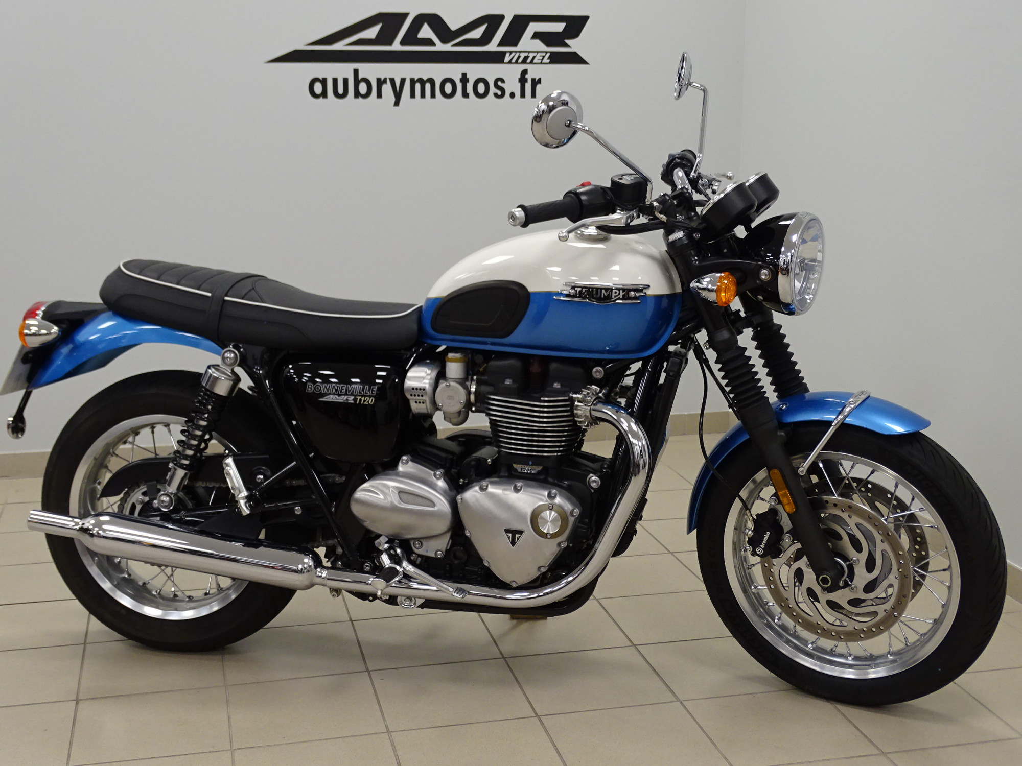 TRIUMPH 1200 BONNEVILLE T120