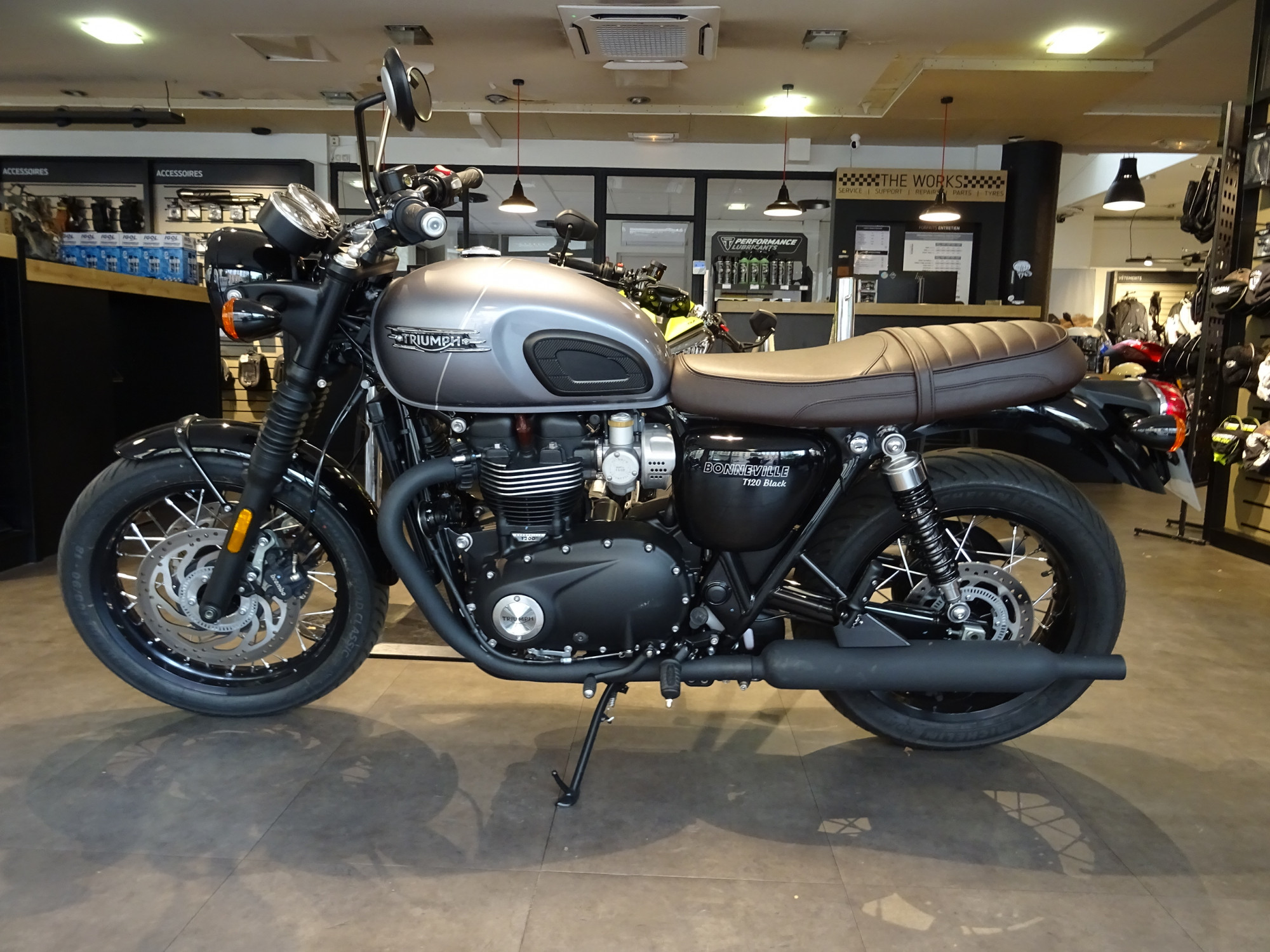 TRIUMPH 1200 Bonneville T120 Black