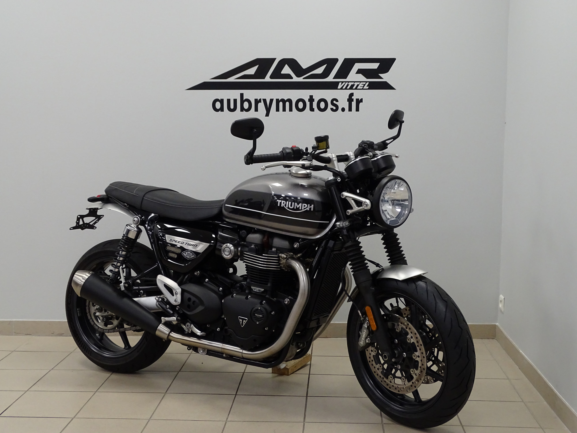 TRIUMPH 1200 SPEED TWIN 1200