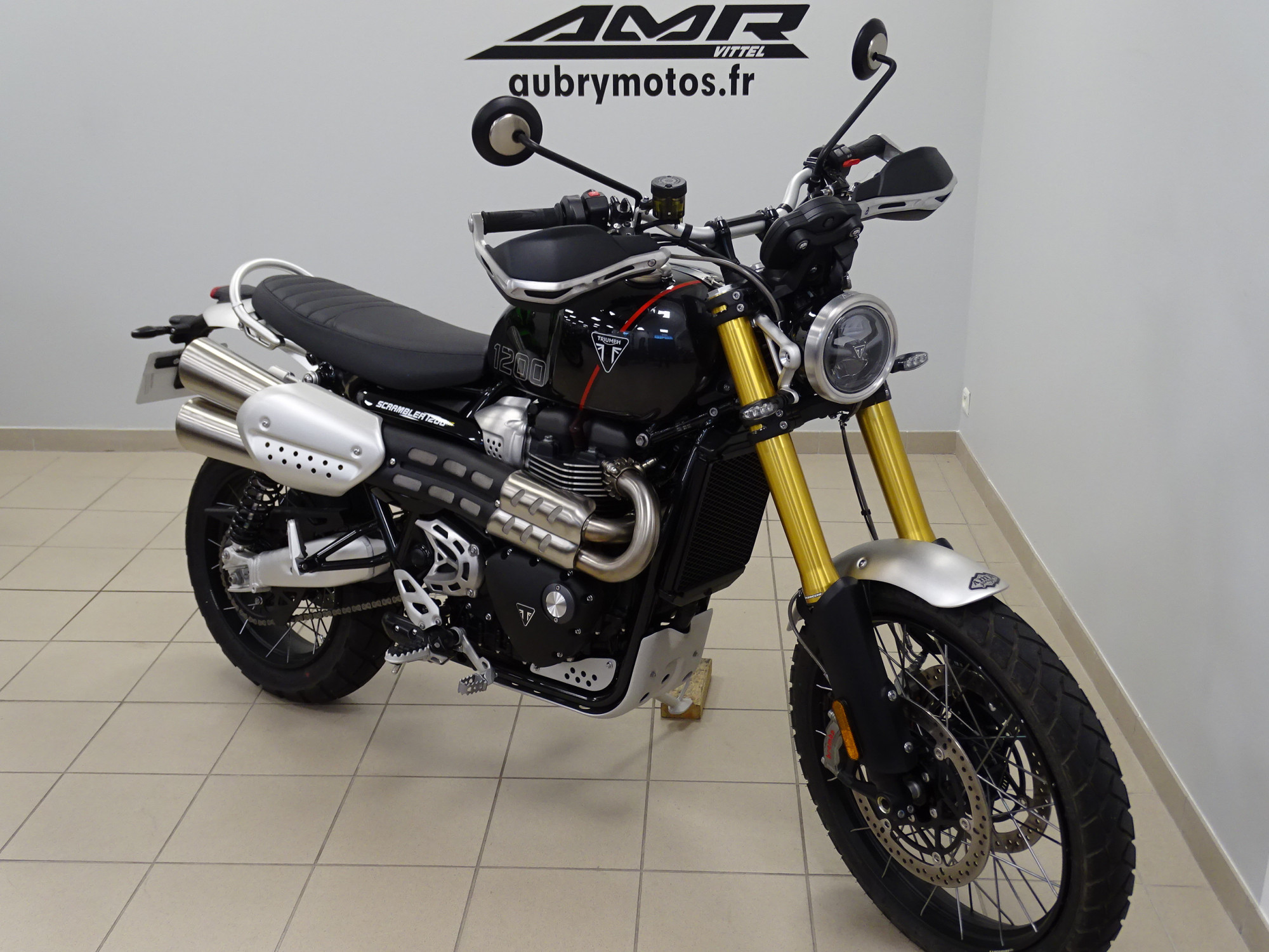 TRIUMPH 1200 SCRAMBLER 1200 XE
