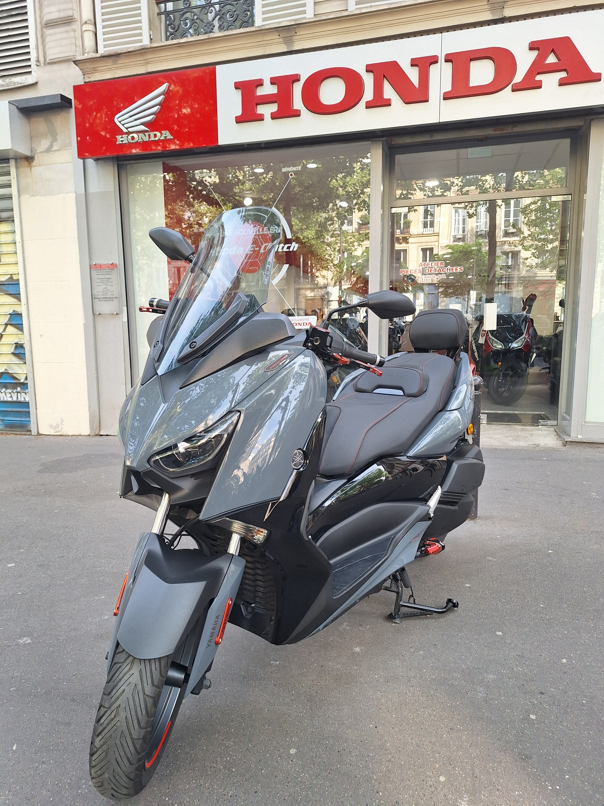 YAMAHA 300 XMAX 300 Tech Max