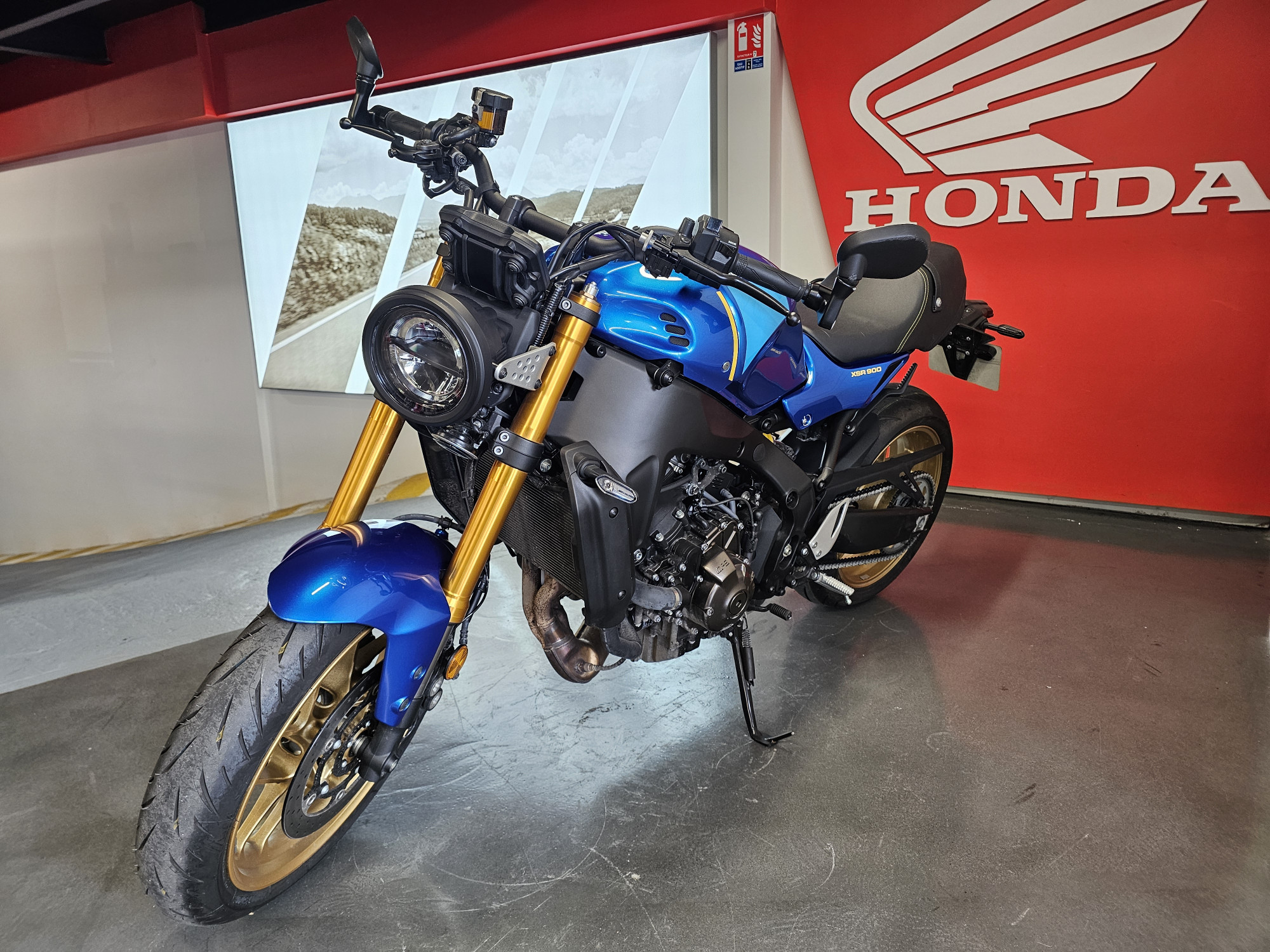 YAMAHA 850 XSR 900