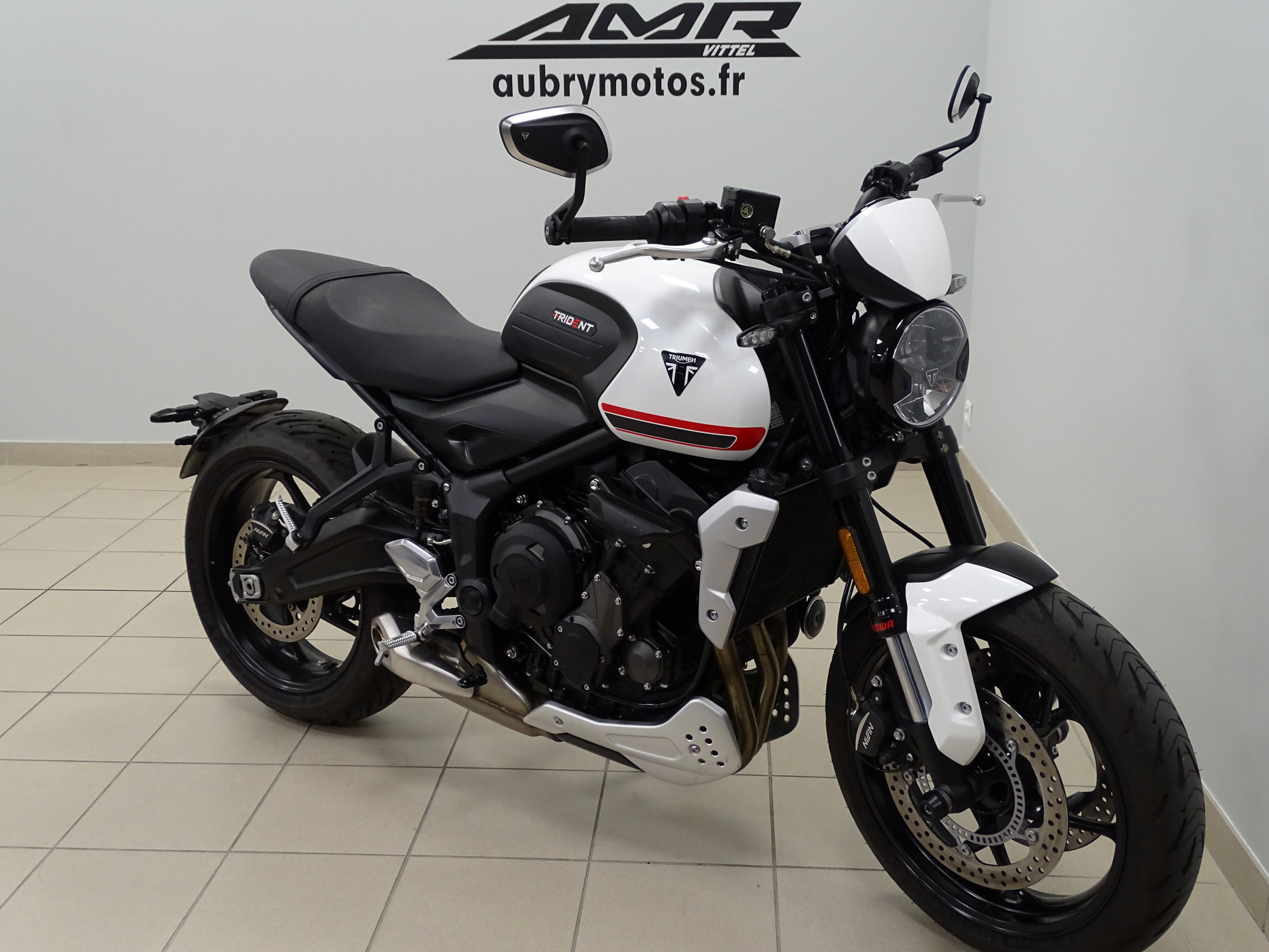 TRIUMPH 660 TRIDENT 660