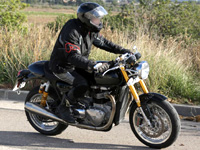 Triumph Street Tracker : la Big Thruxton réapparait !