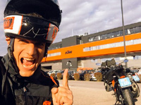 Nouveautés KTM : Hofmann rode les RC16 et 1290 Super Duke GT !