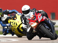 Rouler sur circuit en arrière-saison : dates et conseils MNC