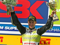 Jonathan Rea et Ten Kate visent le titre WSBK 2011