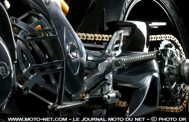  Norton V4 RR : la 