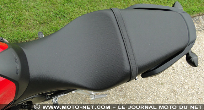 Duel CB650F Vs MT-07 : le roadster 4-pattes Honda contre le CP2 Yamaha