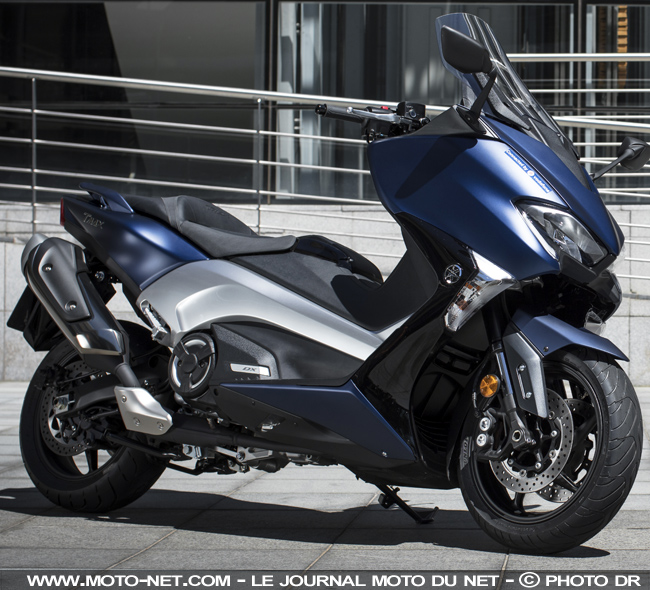 Essai Tmax 2017 SX et DX : Yamaha donne - vend ! - son maximum
