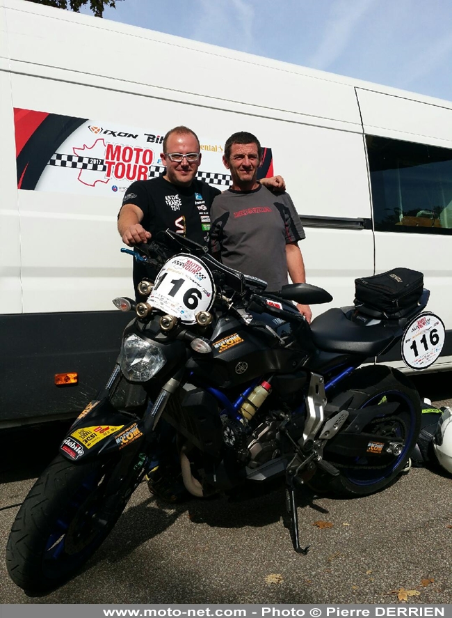 Les concurrents du (dernier ?) Moto Tour s'apprêtent à prendre le départ à Limoges