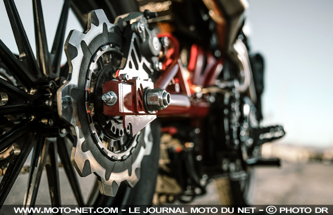 FTR1200 Custom : la Scout Indian sur la piste des scramblers...