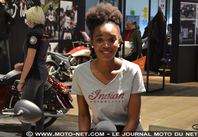 Les plus belles hôtesses du salon EICMA de Milan